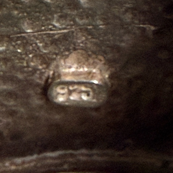 Elegant Mother of Pearl Sterling Silver Ring - Picture 7 of 13